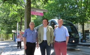 Hervé Harduin, Jacques Dubos et Denis Teisseire, membres de l'association Trans'Cub à Bordeaux