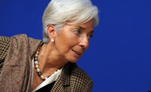 La directrice générale du FMI Christine Lagarde a estimé dimanche que les Etats-Unis devaient à la fois augmenter les impôts et baisser les dépenses publiques pour réduire efficacement le déficit public, pressant les élus à un accord avant la fin du mois.