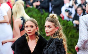 Mary-Kate et Ashley Olsen au Metropolitan Museum of Art à New York, le 4 mai 2015.