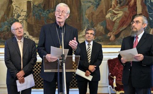 Les représentants religieux ont lu leur déclaration commune, hier à l'Hôtel de ville.