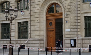 La clé USB a été retrouvée dans le bureau de Mickaël Harpon