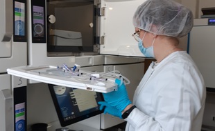 Dans un laboratoire de Cellprothera