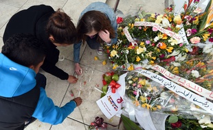 Cérémonie en mémoire des 22 victimes de l'attaque terroriste du musée du Bardo à Tunis.