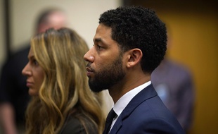 Jussie Smollett, au côté de son avocate Tina Glandian, le 14 mars 2019.