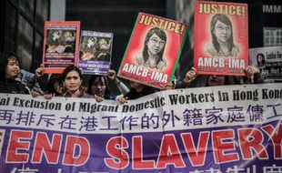Manifestation devant le tribunal à Hong Kong, le 10 février 2015, en soutien à Erwiana Sulistyaningsih lors du procès de son employeur