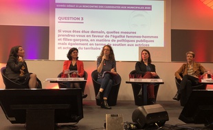 Johanna Rolland, Valérie Oppelt, Margot Medkour, Julie Laernoes et Laurence Garnier, candidates à la mairie de Nantes