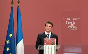 Manuel Valls lors de son discours au congrès du PS le 6 juin 2015 à Poitiers
