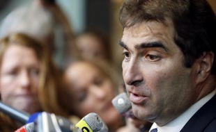 Le chef de file des députés UMP Christian Jacob a estimé lundi que les deux ministres EELV devraient démissionner du gouvernement après le "non" des instances de leur parti au traité budgétaire européen.