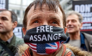 Des manifestants contre l'extradition aux Etats-Unis de Julian Assange, à Londres le 23 octobre 2021.