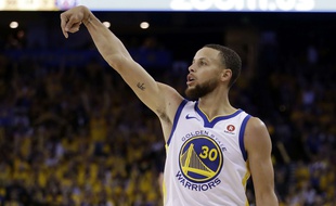 Stephen Curry lance une nouvelle chorégraphie.