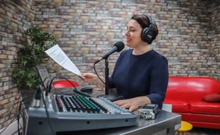 Anne-Laetitia Béraud, journaliste, pour Minute Papillon! de 20 Minutes