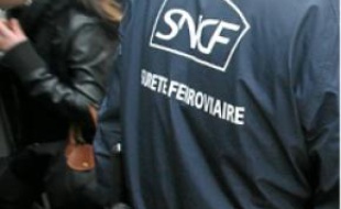 L'agent a reçu huit coups de couteau.
