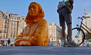 «Romy», l'œuvre de l’artiste lyonnais Xavier Veilhan.