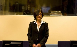 La France n'arrêtera pas l'ancienne porte-parole du Tribunal pénal international pour l'ex-Yougoslavie (TPIY), Florence Hartmann, qui fait l'objet d'un mandat d'arrêt du tribunal pour outrage à la cour, a indiqué le ministère des Affaires étrangères lundi.