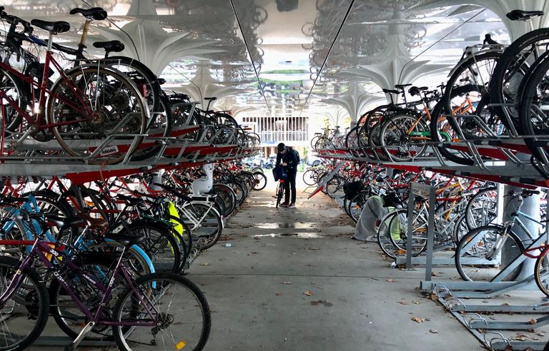 Nantes. Un prototype d'abri-vélo installé près de la gare - Nantes