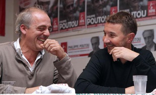 Philippe Poutou et Olivier Besancenot, le 24 novembre 2011, lors d'un meeting commun à Saint-Denis.