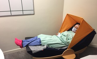 Au CHU de Rennes, des cocons à sieste ont été offerts aux soignants grâce aux dons.