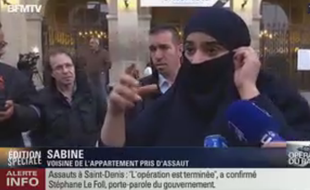 Sabine, une voisine de l'immeuble dans lequel le Raid est intervenu à Saint-Denis dans le cadre d'une opération antiterroriste le 18 novembre 2015.