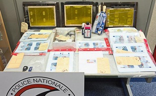 Une partie de la fausse monnaie saisie par la police à Courtry, en Seine-et-Marne, le 12 et 13 juin 2012.