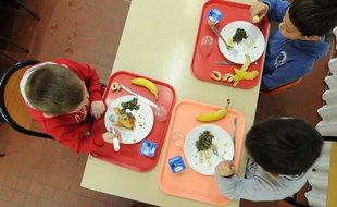 NANTES, le 19/12/2012 Une cantine scolaire