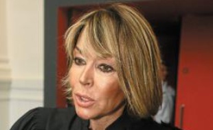 Marie-Hélène Pibouleau représente Julie, la victime.