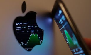 Face à des chiffres moins bons qu'attendu, l'action d'Apple est à la baisse.