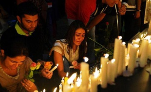 Quatre semaines après le massacre dans le centre commercial Westgate de Nairobi, de nombreuses questions persistent, au nombre desquelles: l'identité des assaillants islamistes, ou encore le nombre exact de victimes.