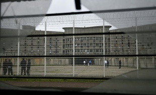 Une cour de la prison de Fleury-Mérogis, en région parisienne, le 29 octobre 2015