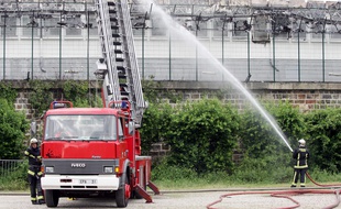 En 2008, un incendie s'était déjà déclenché dans le centre de rétention administrative de Vincennes (Val-de-Marne).