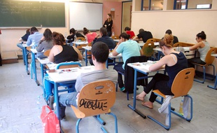 Plusieurs enseignants racontent avoir été victimes d'agressions de la part d'élèves, la plupart du temps verbales mais aussi parfois physiques, non suivies de sanctions.
