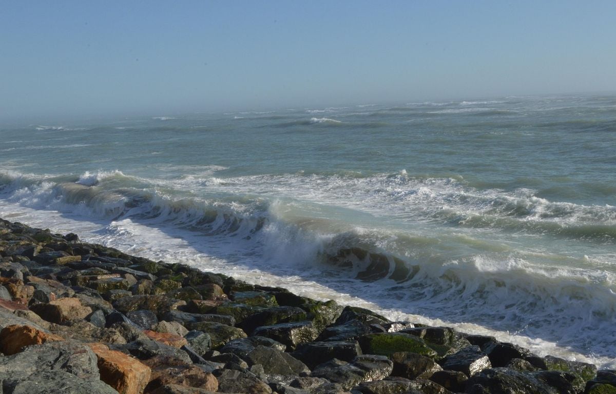 Charente-Maritime : Un pêcheur emporté par la marée sur l'île de Ré recherché