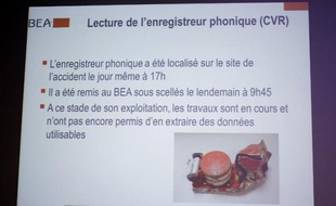 Photo prise le 25 mars 2015 au Bourget lors d'une conférence de presse du Bureau d'enquêtes et d'analyses (BEA), chargé de déterminer les circonstances et les causes du crash de l'A320 de Germanwings dans les Alpes