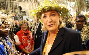 Marine Le Pen, le 28 février 2019, aux stands des territoires d'outre-mer du Salon de l'Agriculture, à Paris.