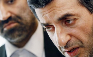 Le vice-président iranien Esfandiar Rahim Mashaie en visite à Madrid alors qu'il était chargé du tourisme, le 6 février 2007.