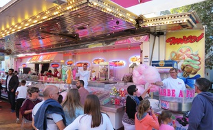 Un stand de confiseries à la fête foraine de Nantes (illustration).