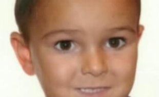 Photo non datée fournie le 29 août 2014 par la police britannique de Hampshire montrant le petit Ashya King, atteint d'une tumeur au cerveau mais retiré d'un hôpital britannique par ses parents alors qu'il est en danger de mort faute de soins