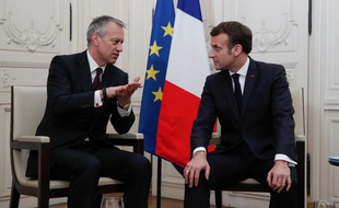 Emmanuel Macron avec le PDG de Coca-Cola, James Quincey à l'occasion du sommet "Choose France", lundi 20 janvier 2020. (Benoît Tessier / AFP)
