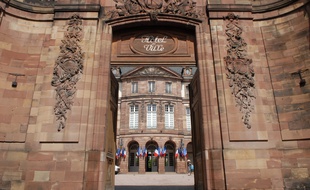La mairie de Strasbourg, place Broglie.