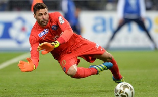 Salvatore Sirigu contre le LOSC en 2016