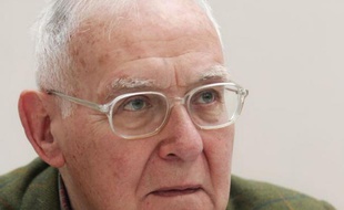 L'écrivain Robert Sabatier est décédé jeudi en région parisienne à l'âge de 88 ans, a-t-on appris auprès de son éditeur Albin Michel.