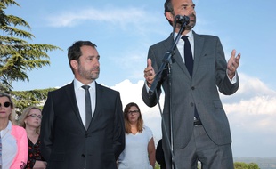 Reunion publique en plein air - Prise de parole d'Edouard Philippe.
