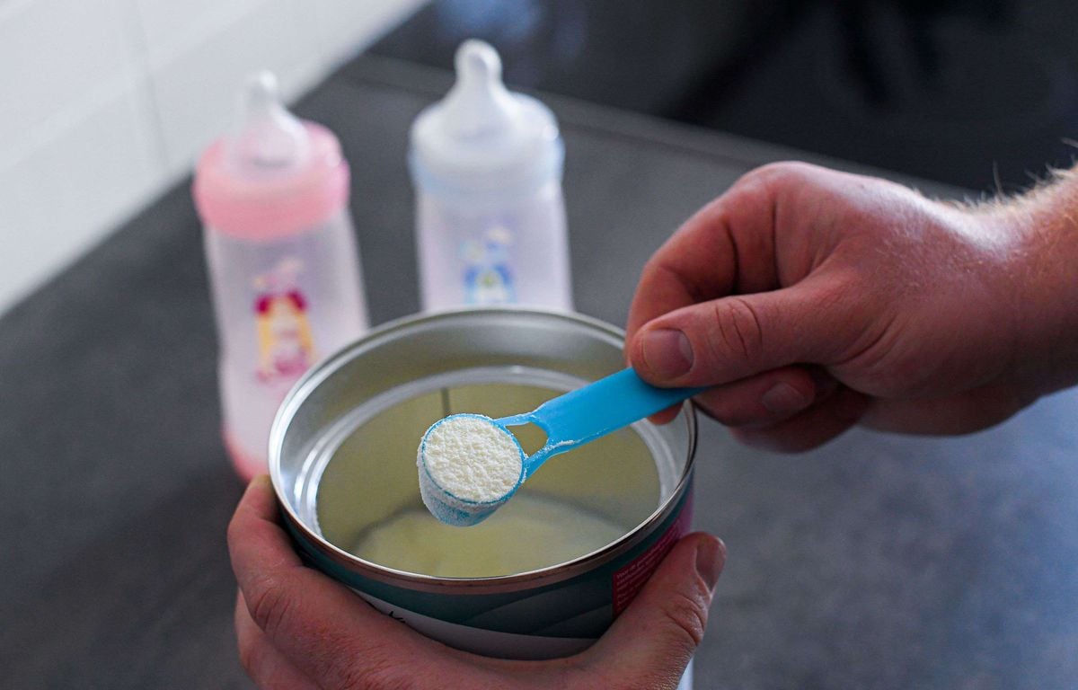 Des molécules potentiellement cancérigènes détectées dans du lait, y compris maternel