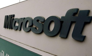 Devant le siège de Microsoft à Redmond.