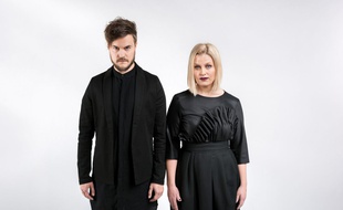 Le duo Norma John, composé de Lasse Piirainen et de Leena Tirronen, candidats de la Finlande à l'Eurovision 2017.