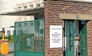 Route de Lorient, l'usine rennaise attend d'en savoir plus sur son sort.