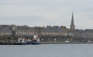 Le port et les remparts de Saint-Malo.