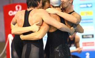 Les nageurs du relais français, lors des championnats d'Europe de Rijeka, en Croatie, le 14 décembre 2008.