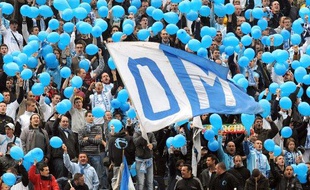 Les supporters de l'Olympique de Marseille, lors du match OM - Grenoble, le 12 avril 2009 au stade Vélodrome.