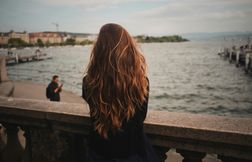Voici l’astuce pour avoir (et garder) des cheveux hydratés tout l’été