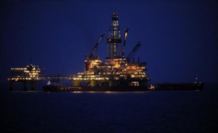 La production de pétrole de la Russie a atteint un maximum historique de 511 millions de tonnes en 2011, mais va stagner à ce niveau sur les trois ans à venir faute de mise en exploitation de nouveaux gisements, a déclaré samedi le vice-ministre de l'Energie Sergueï Koudriachov